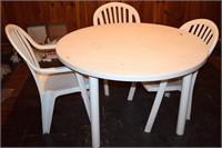Grosfillex White 4pc Patio Table & Chairs Set