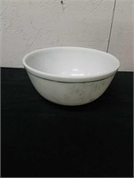 Vintage Pyrex 8.5 x 4 in Bowl