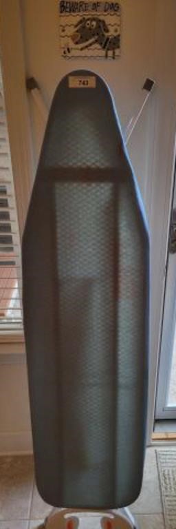 METAL IRONING BOARD