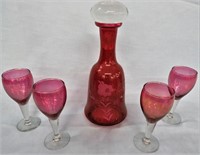 CRANBERRY DECANTER & 4 CLEAR STEMMED WINE GLASSES