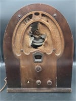 Vintage Philco Superheterodyne Radio, as is