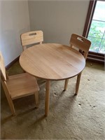 Childs Table with 3 Chairs