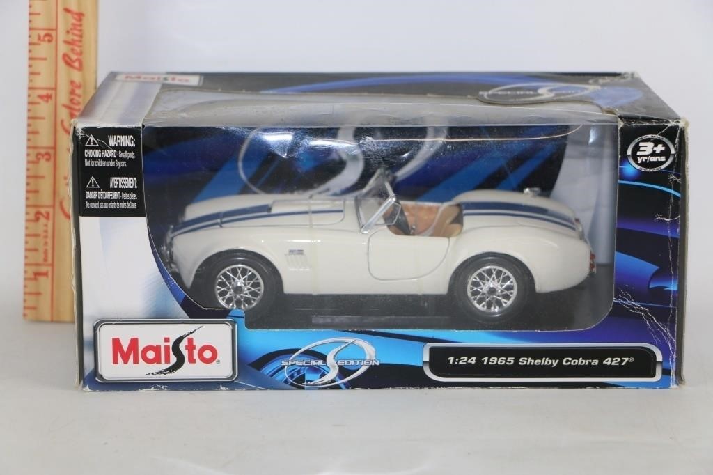 Maisto 1:24 1965 Shelby Cobra 427 MIB