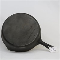 10 & 1/2" #8 CAST IRON SKILLET MADE IN USA