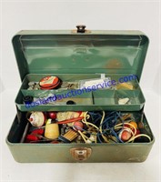 Vintage Green Metal Top 1-Tray Tackle Box, Tackle