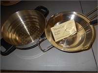 The Pampered Chef Double Boiler Set