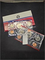 1987 US mint uncirculated coin set (display area)