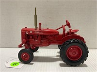 ERTL FARMALL SUPER A DIE CAST TOY TRACTOR