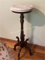 Modern marble top fern stand with extra marble