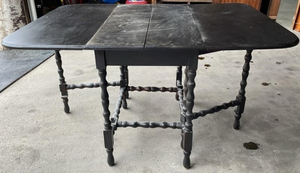 Antique Walnut Gateleg Table (36" x 21" to
