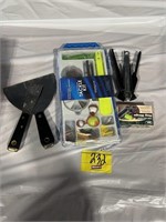 TACKLE KIT, PUTTY KNIVES, STAPLER W/ HOG RING STAP