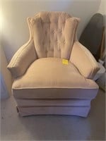 Creme Pink Side Chair 30Wx32Hx33D