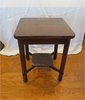 Oak side table-quarter sawn 24" x 24" x H 29