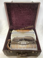 Lindo Accordion With Case