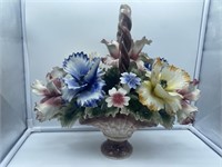 Capodimonte basket floral large, some minor