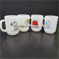(4) Vintage 1958-1965 Snoopy Fire King Mugs
