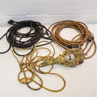 2 extension cords & 1 light