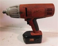 Milwaukee heavy duty 1/2" impact wrench -