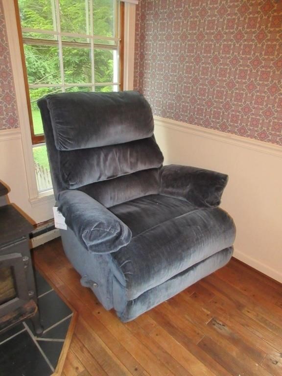 Recliner (worn)