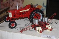 FAMALL TRACTOR