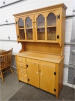 Oak 2 Pc. Hutch w/ (4) Doors & (4) Drawers -