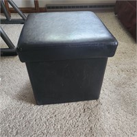 PADDED STORAGE STOOL WITH THROWS
