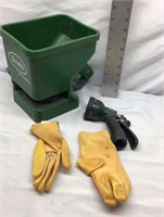 C4) GARDENING LOT-SEEDER, SPRAYER, GLOVES