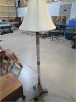 ORNATE HEAVY FLOOR LAMP WITH SHADE