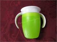 Munchkin 2 handled sippy cup