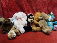 Plush animal figure lot. Teddy bears & more.
