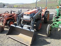 1999 Kubota L2900 Diesel 4x4 Tractor w/Loader