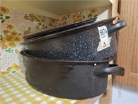 Black enamel roasting pans