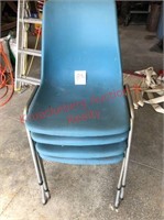 4 Schools Plastic Chairs with Walnut Shelf