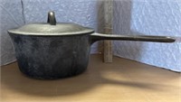2 qt cast iron pot with lid