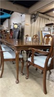 9 PIECE DAVIS DINING ROOM SET VERY NICE