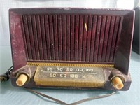 Vintage General Electric Tube Radio.