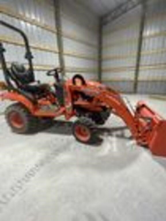 530-KUBOTA BX2380 4WD W/ BUCKET IN GREAT CONDITION