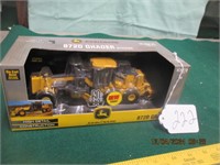 1:50 JOHN DEERE 872D GRADER-NIB