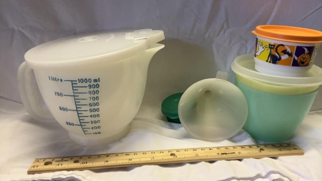 Tupperware Measuring Cup, Containers