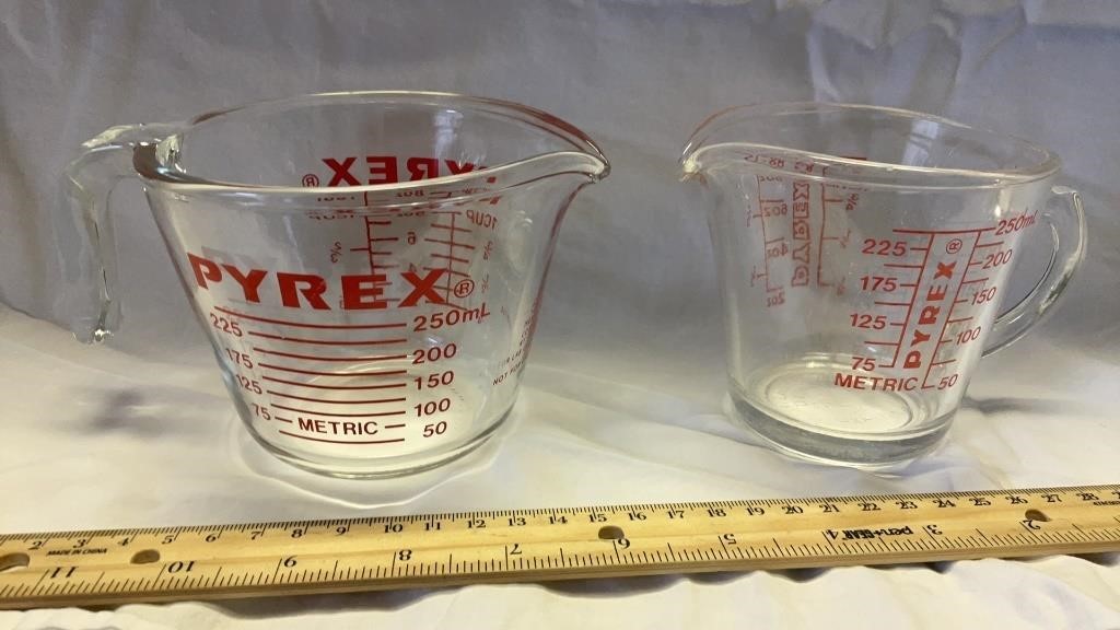 Pyrex Measuring Cups (2)