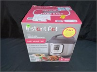 INSTANT POT MULTI USE PRESSURE COOKER