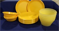 Rubbermaid Plastic Plates, Bowls