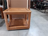 Wooden End Table 21x26.5x22