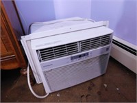 Frigidaire window air conditioner - Comfort Zone