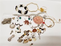 Lot of Vintage Jewelry for Crafts Repairs