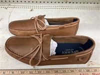 Sperry size 9