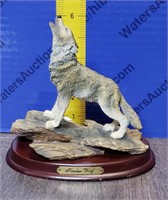 Composite Wolf Figurine