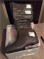 NEW LADIES BOOTS SIZE 7.5