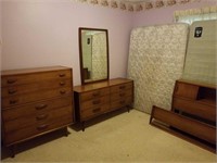 Carolina bedroom suite, full size;