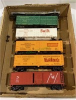 Ho scale train cars - lot of six    1082